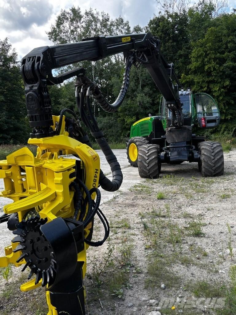 John Deere 1270 E Harvesters