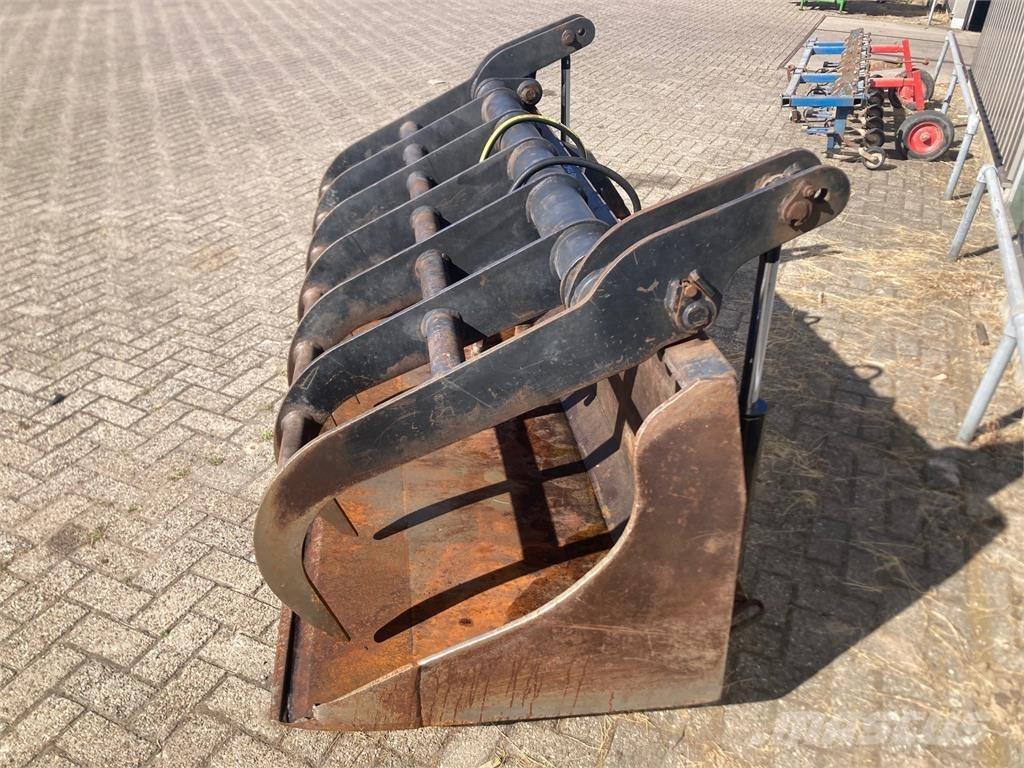  Pelikaanbak Front loaders and diggers