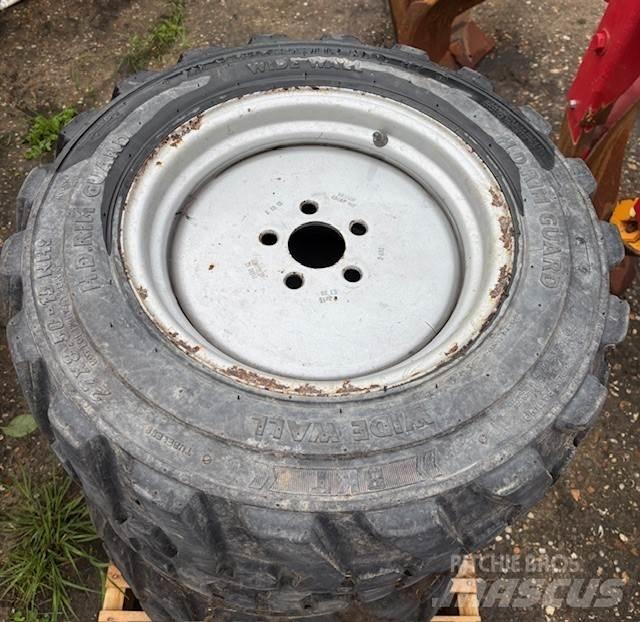  Set BKT 27x8.50-15 Tyres, wheels and rims