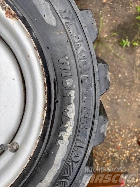 Set BKT 27x8.50-15 Tyres, wheels and rims