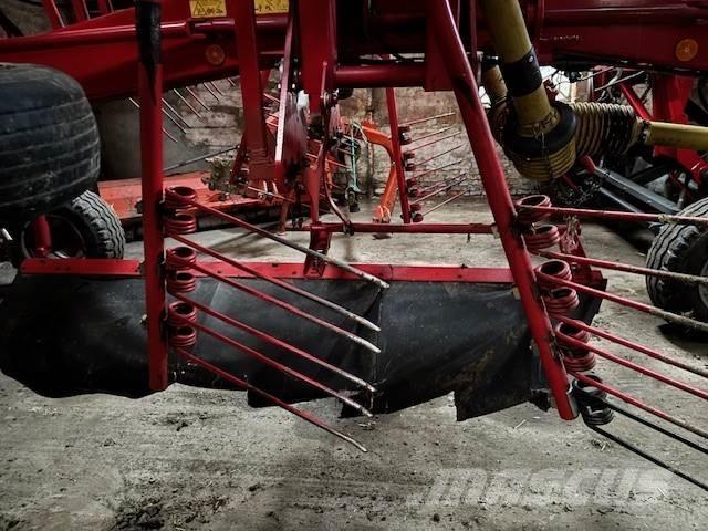 Stoll R+ 820 Rakes and tedders