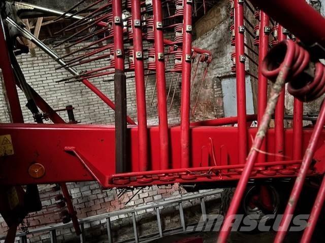 Stoll R+ 820 Rakes and tedders