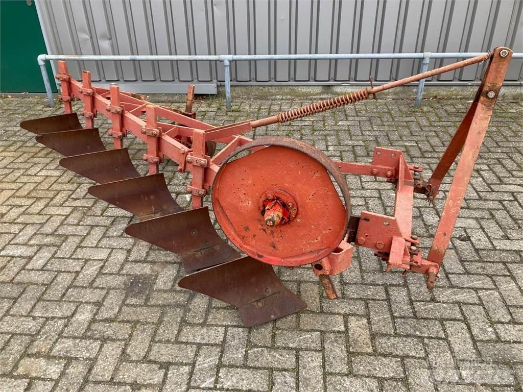  stoppelploeg Conventional ploughs