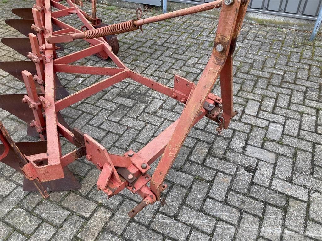  stoppelploeg Conventional ploughs