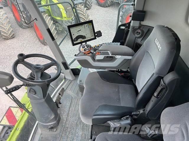 CLAAS LEXION 7400 Combine harvesters