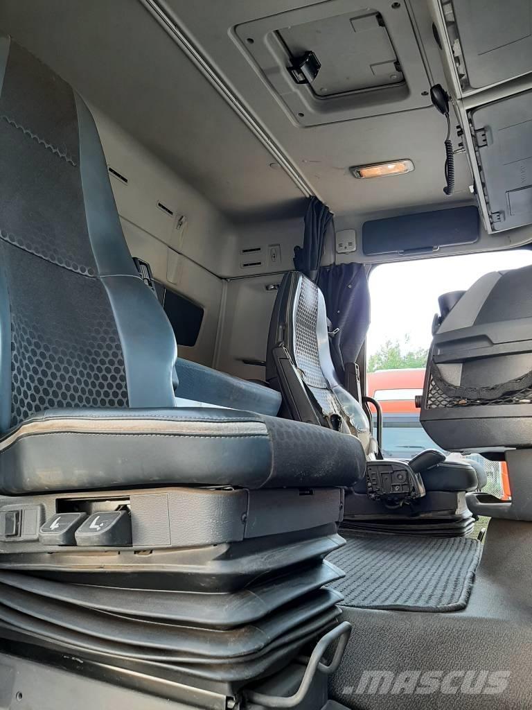 Volvo FH 13 Box body trucks