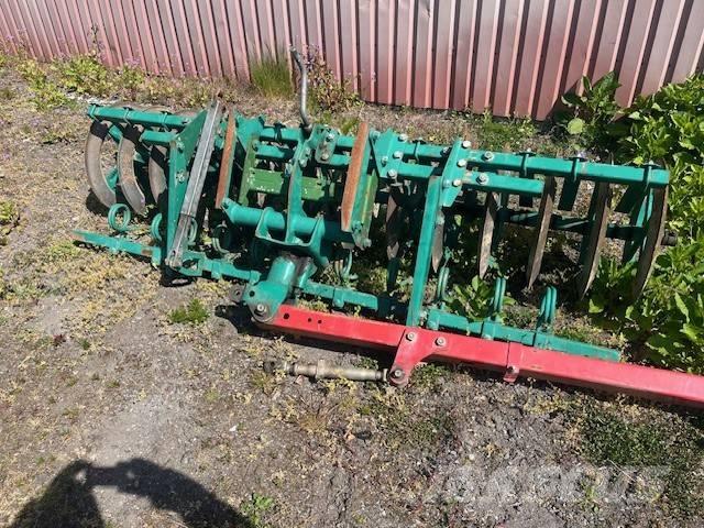 Kverneland IP PAKKER Reversible ploughs