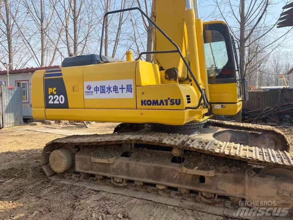 Komatsu PC 220-8 Crawler excavators