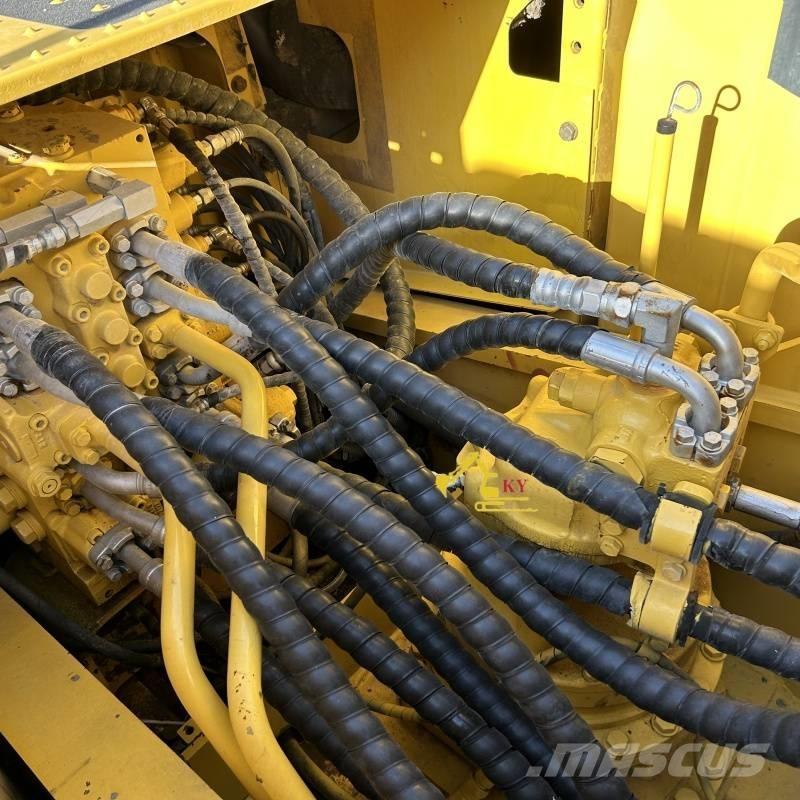 Komatsu PC 200-8 Crawler excavators