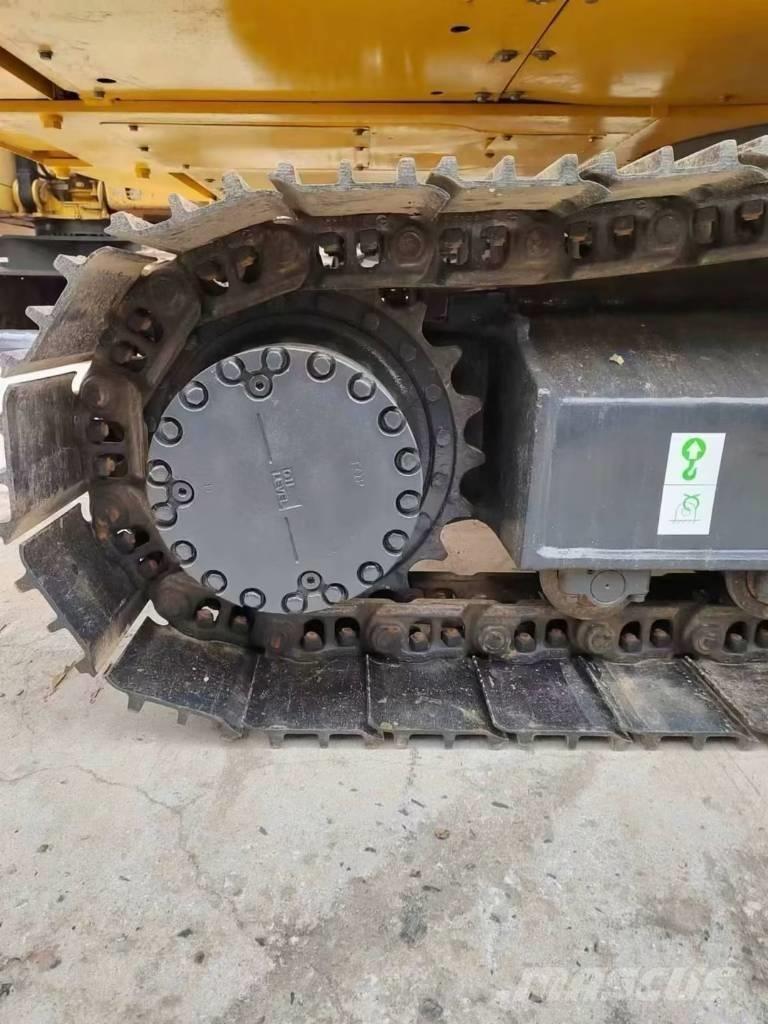 Komatsu PC 200-8 Crawler excavators