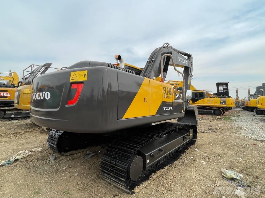 Volvo 240 Crawler excavators