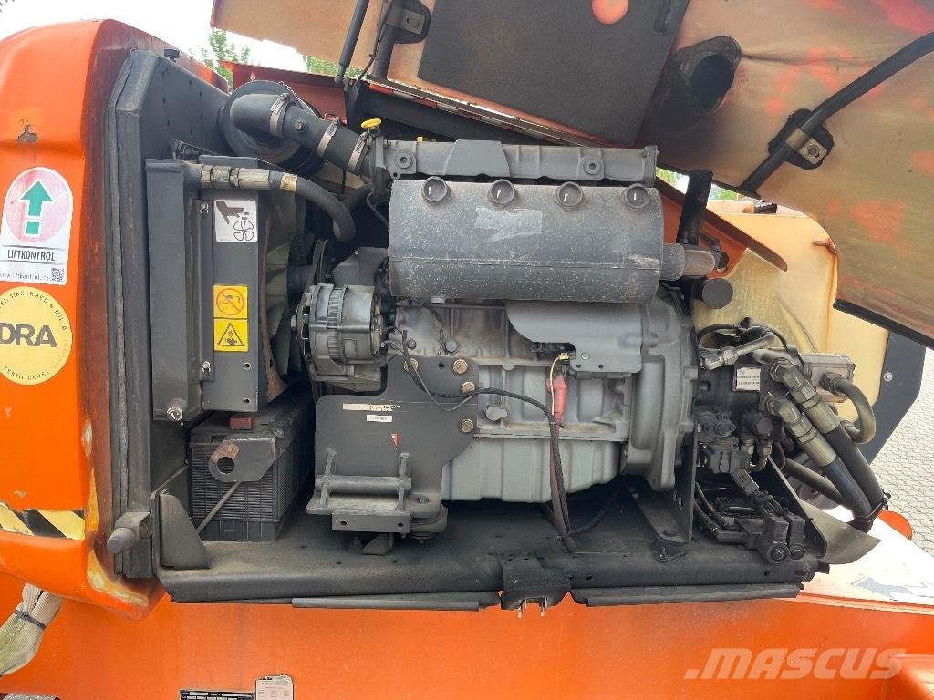 JLG 600 AJ Articulated boom lifts