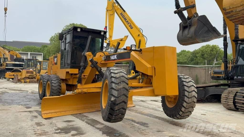 CAT 140K Graders