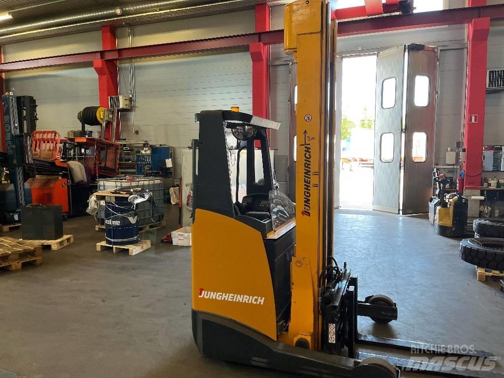 Jungheinrich ETV 216 Reach trucks