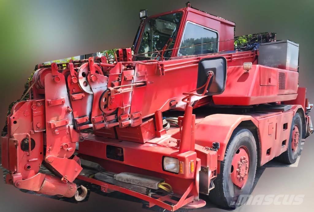 Kato MR 100 Rough terrain cranes