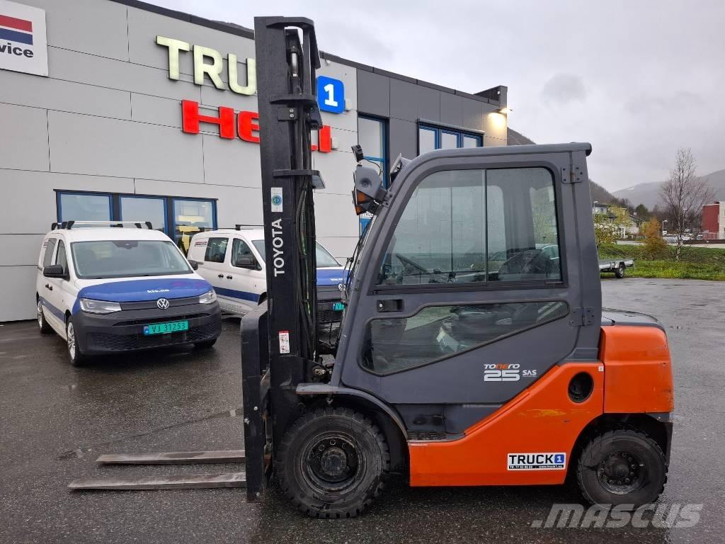 Toyota 02-8FDF25 Diesel trucks