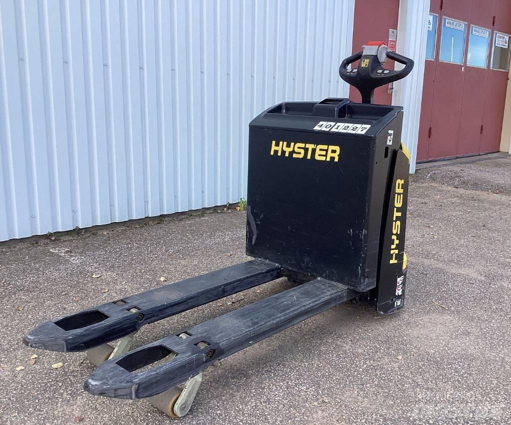 Hyster P2.0 Pedestrian stacker