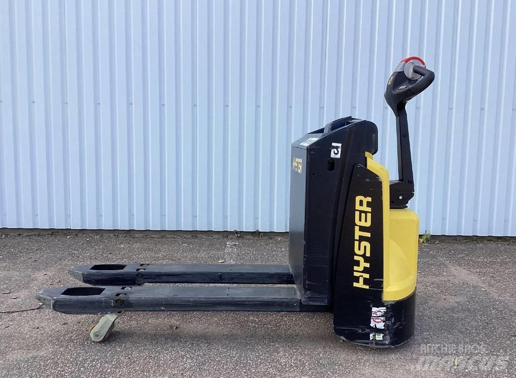 Hyster P2.0 Pedestrian stacker