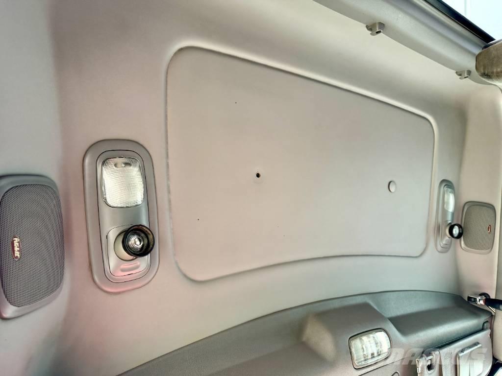 Peterbilt 389 Tractor Units