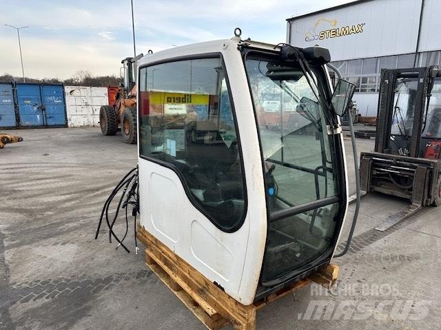 Liebherr R 317 CAB Cabins and interior
