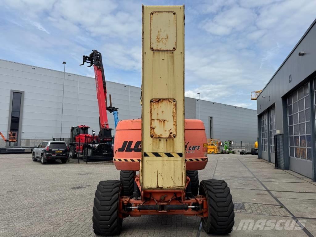 JLG 800 AJ Articulated boom lifts