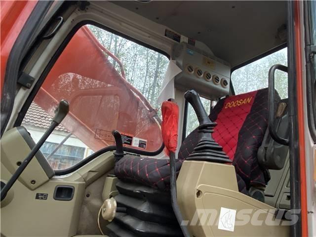 Doosan DH225 Crawler excavators