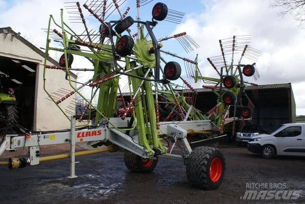 CLAAS Liner 3600 Rakes and tedders