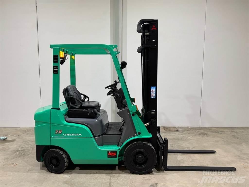 Mitsubishi FD20NT Diesel trucks