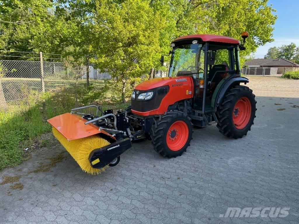 Kubota M 7040 Tractors
