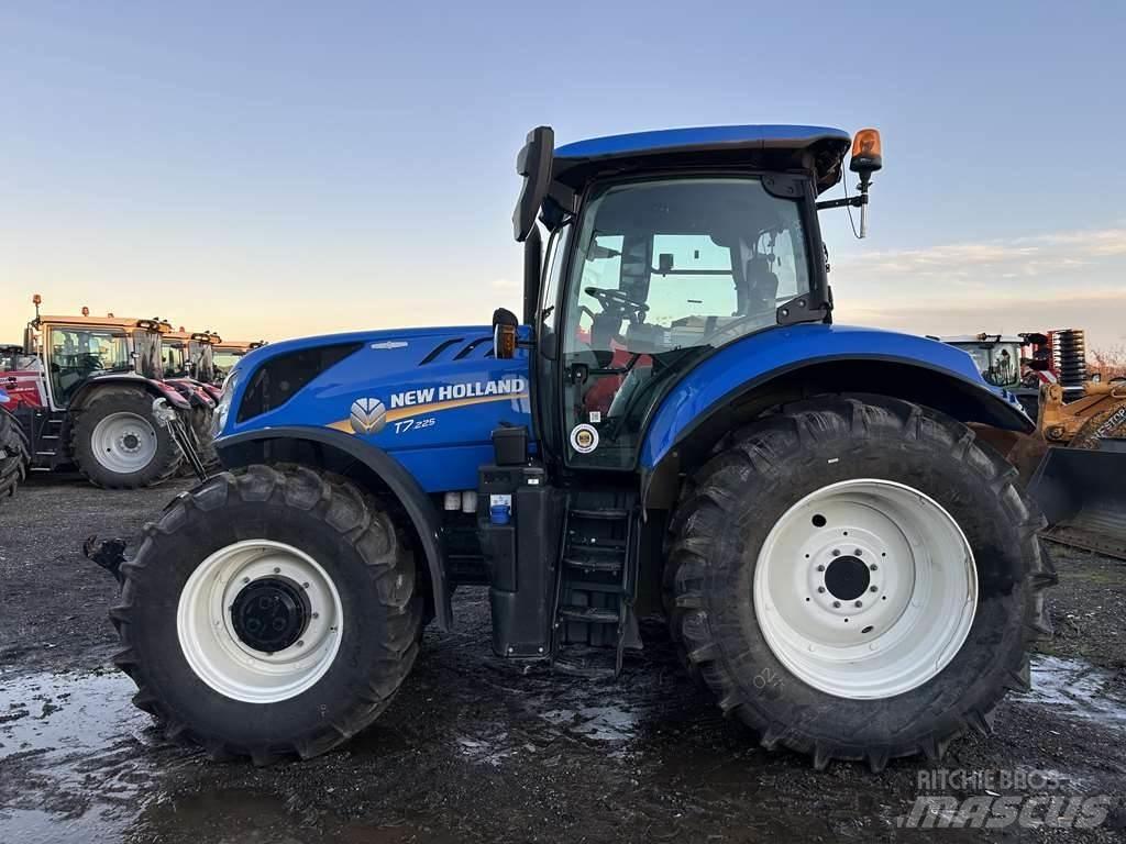 New Holland T7.225 Tractors
