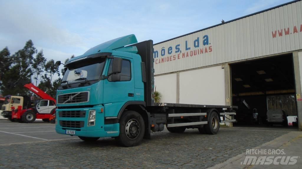 Volvo FM 9 300 Flatbed / Dropside trucks