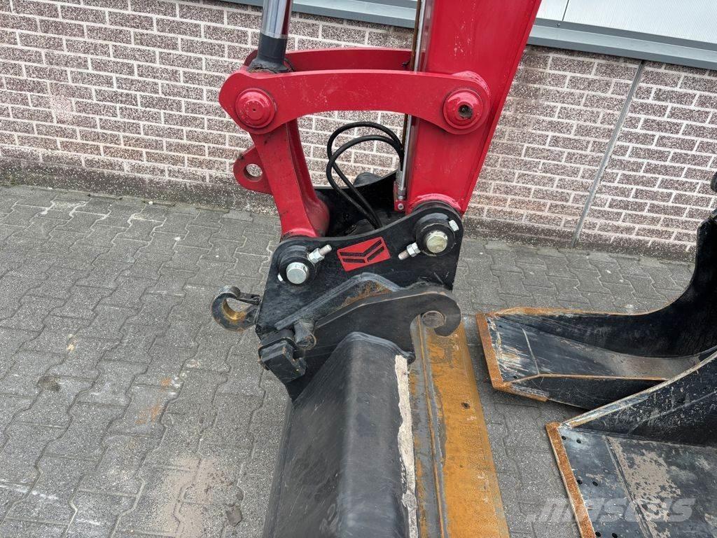 Yanmar SV86-7-2PB Midi excavators  7t - 12t