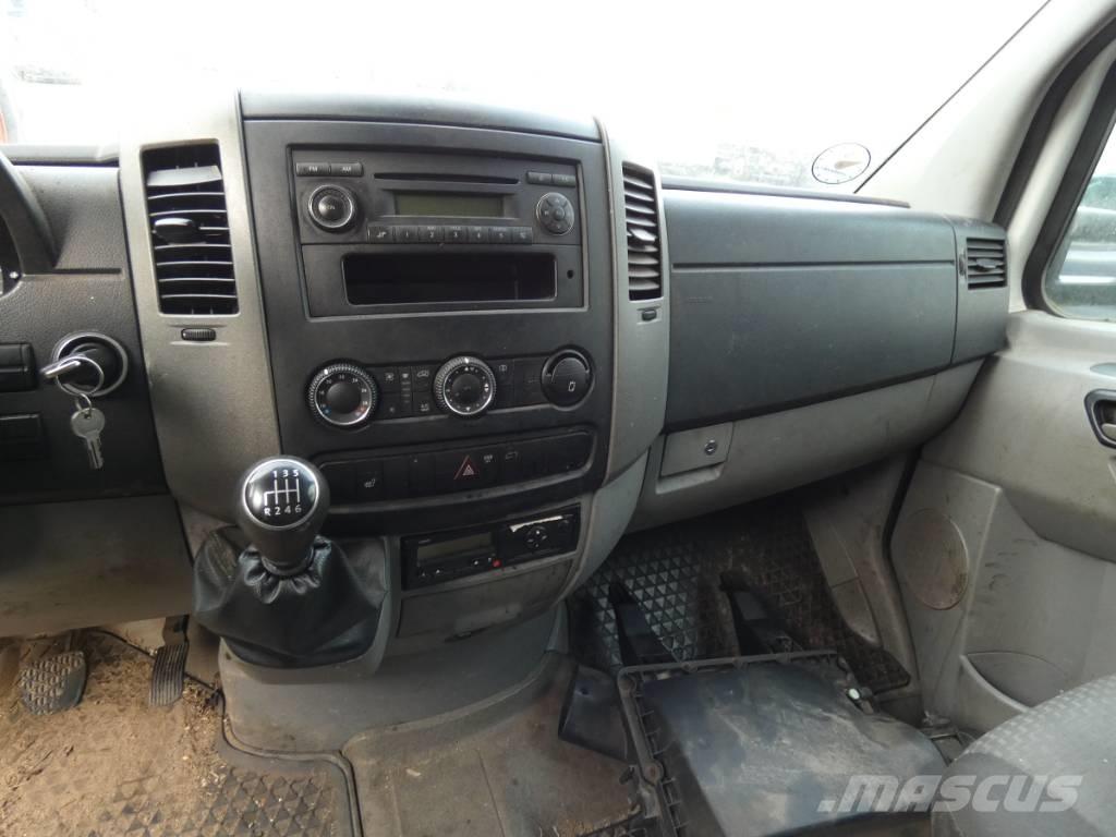 Volkswagen Crafter Flatbed / Dropside trucks