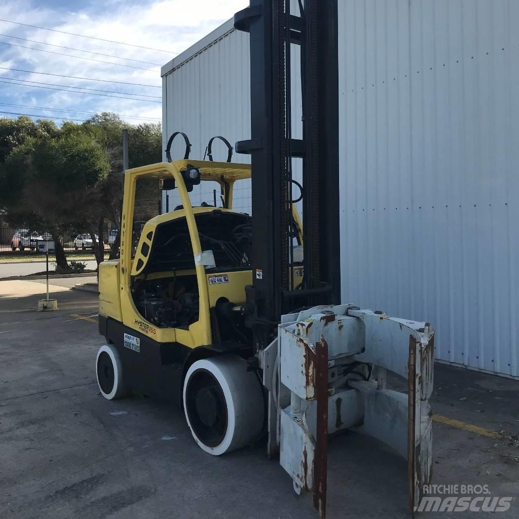 Hyster S155FT LPG trucks