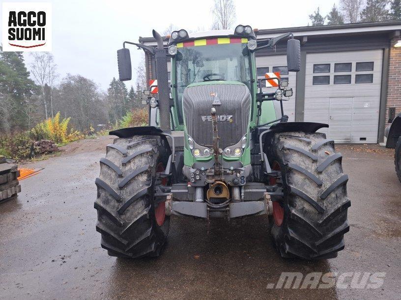 Fendt 828 Tractors