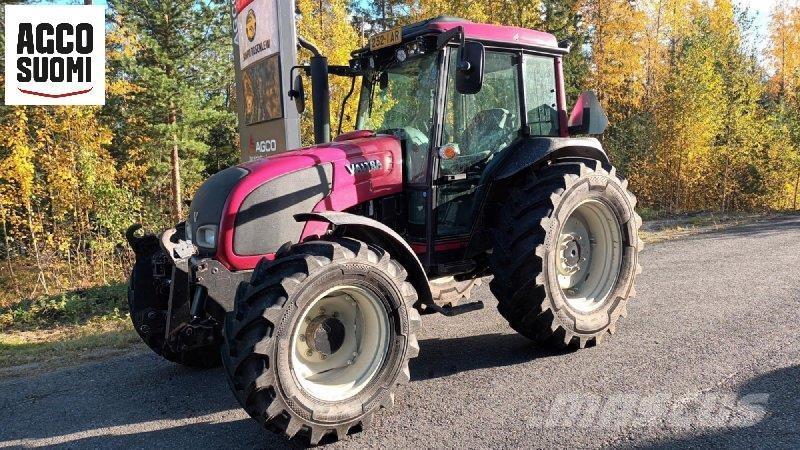 Valtra A92 Tractors
