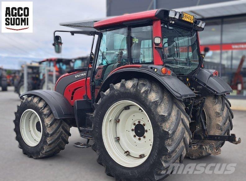 Valtra N121 H Tractors