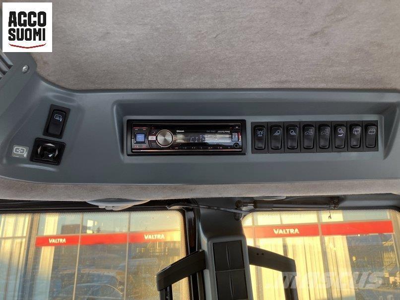 Valtra T163 VERSU Tractors