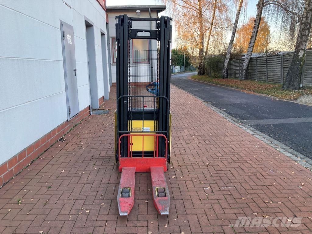 Hyster S 1.6 AC Pedestrian stacker