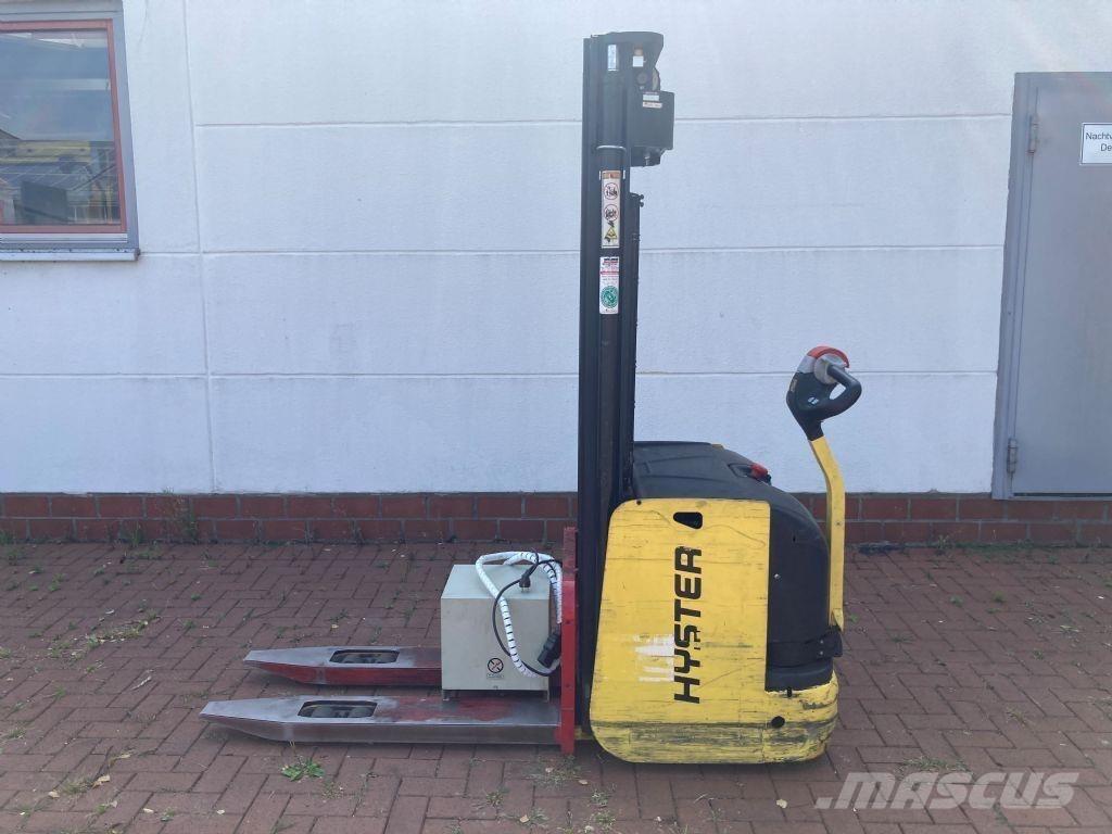 Hyster S 1.6 AC Pedestrian stacker