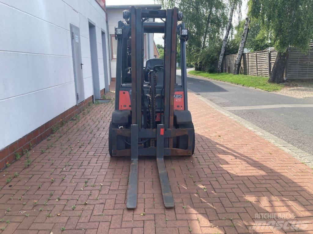 Linde H25D Diesel trucks