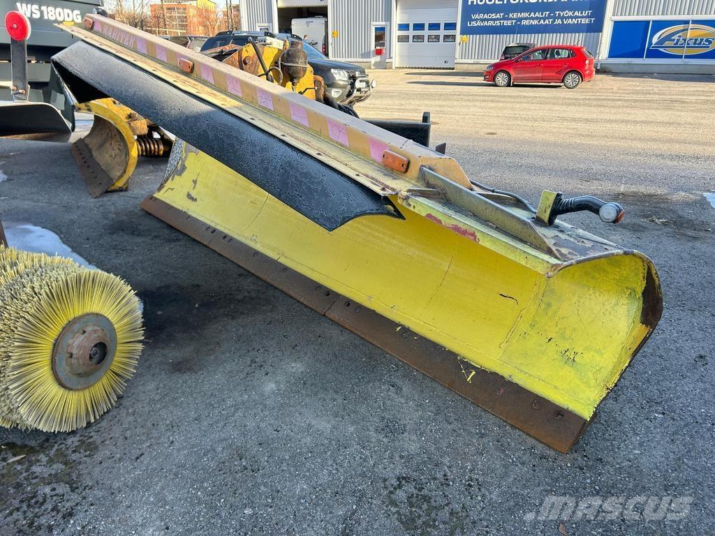 Karitek  Snow blades and plows