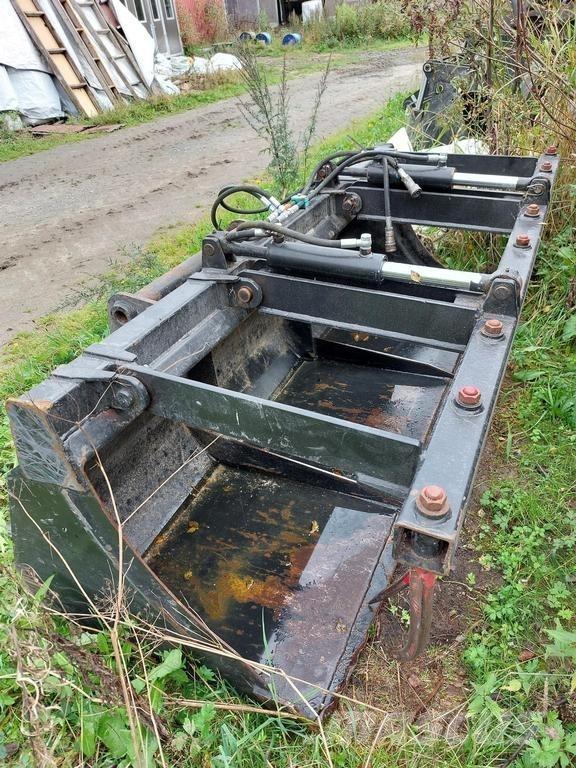  REHUKAUHA Front loaders and diggers