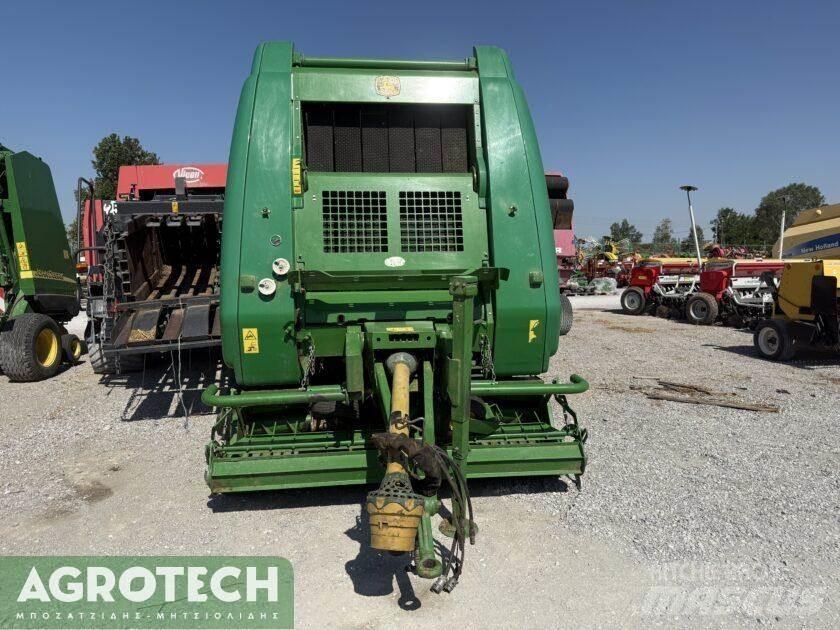John Deere 864 Round balers