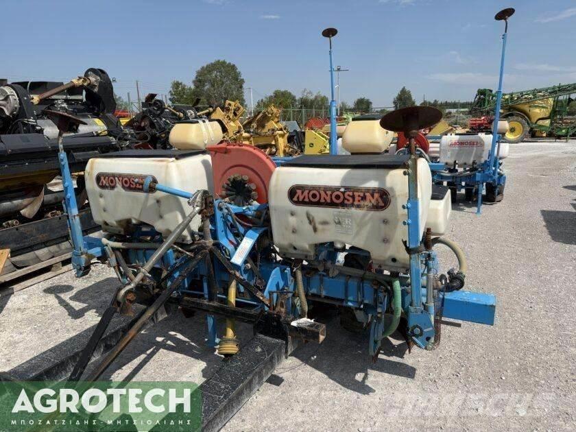 Monosem NG Plus 2 Tractors
