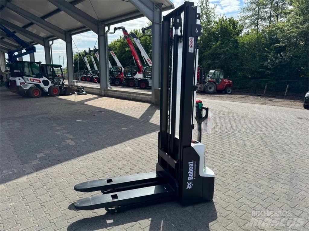Bobcat LSM 12 N -7 Pedestrian stacker