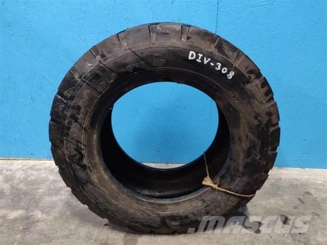  16 10,5/65-16 Tyres, wheels and rims