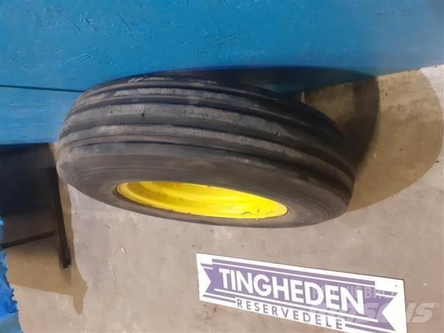  16 7.50-16 Tyres, wheels and rims