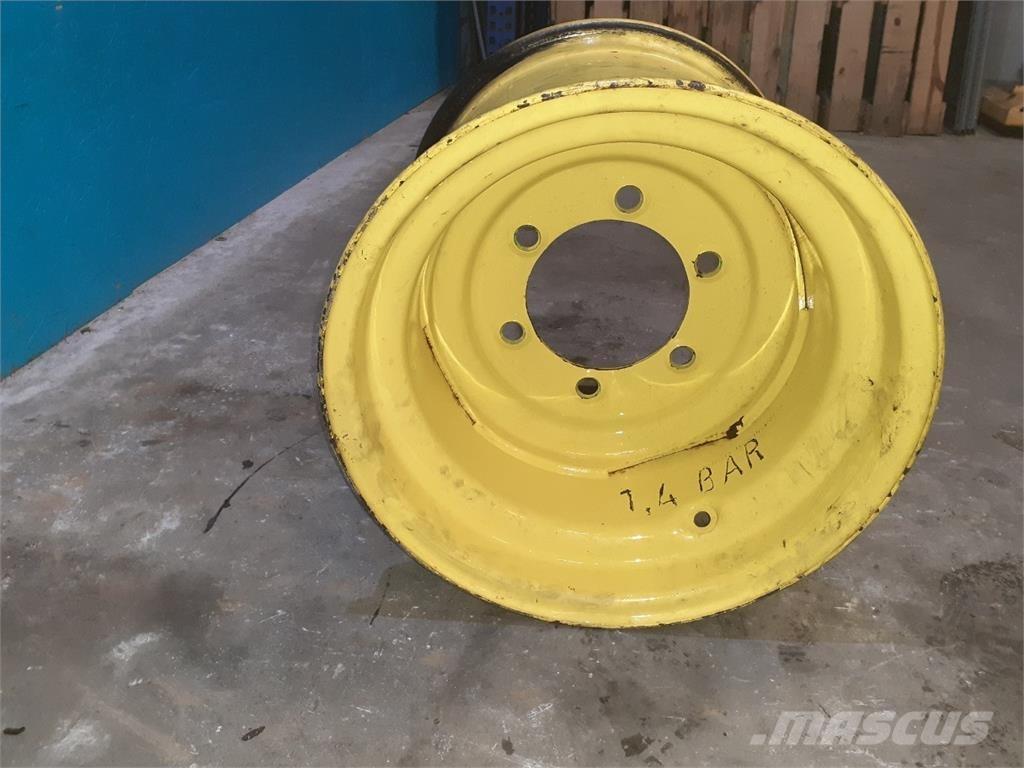  17 16.00x17 Tyres, wheels and rims