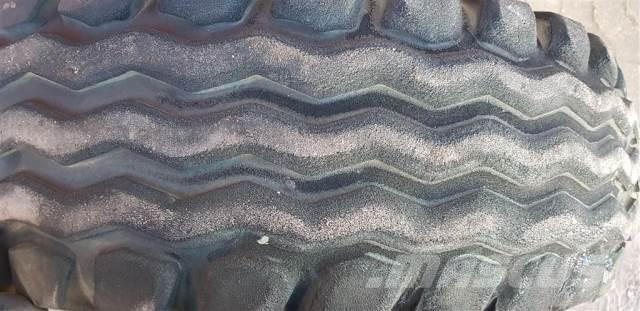  18 12.5/80-18 Tyres, wheels and rims